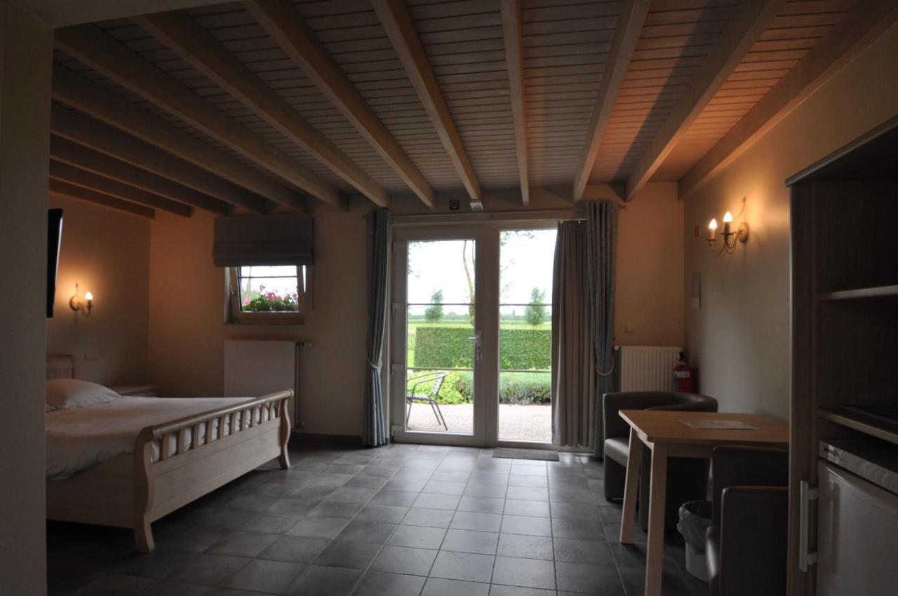 B&B Knotwilgenhoeve นอคเคอ-เฮสท์ ภายนอก รูปภาพ